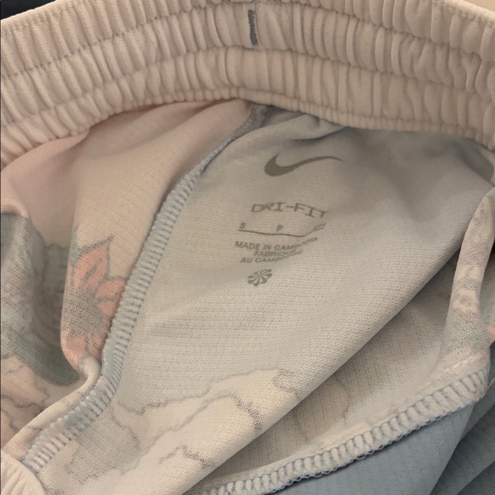 Nike Men's Athletic Shorts - Pink and Light Blue - Picture 4 of 4